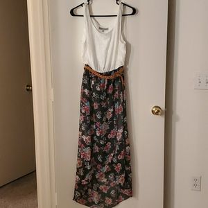 NWOT Almost Famous Sz M White/Floral dress